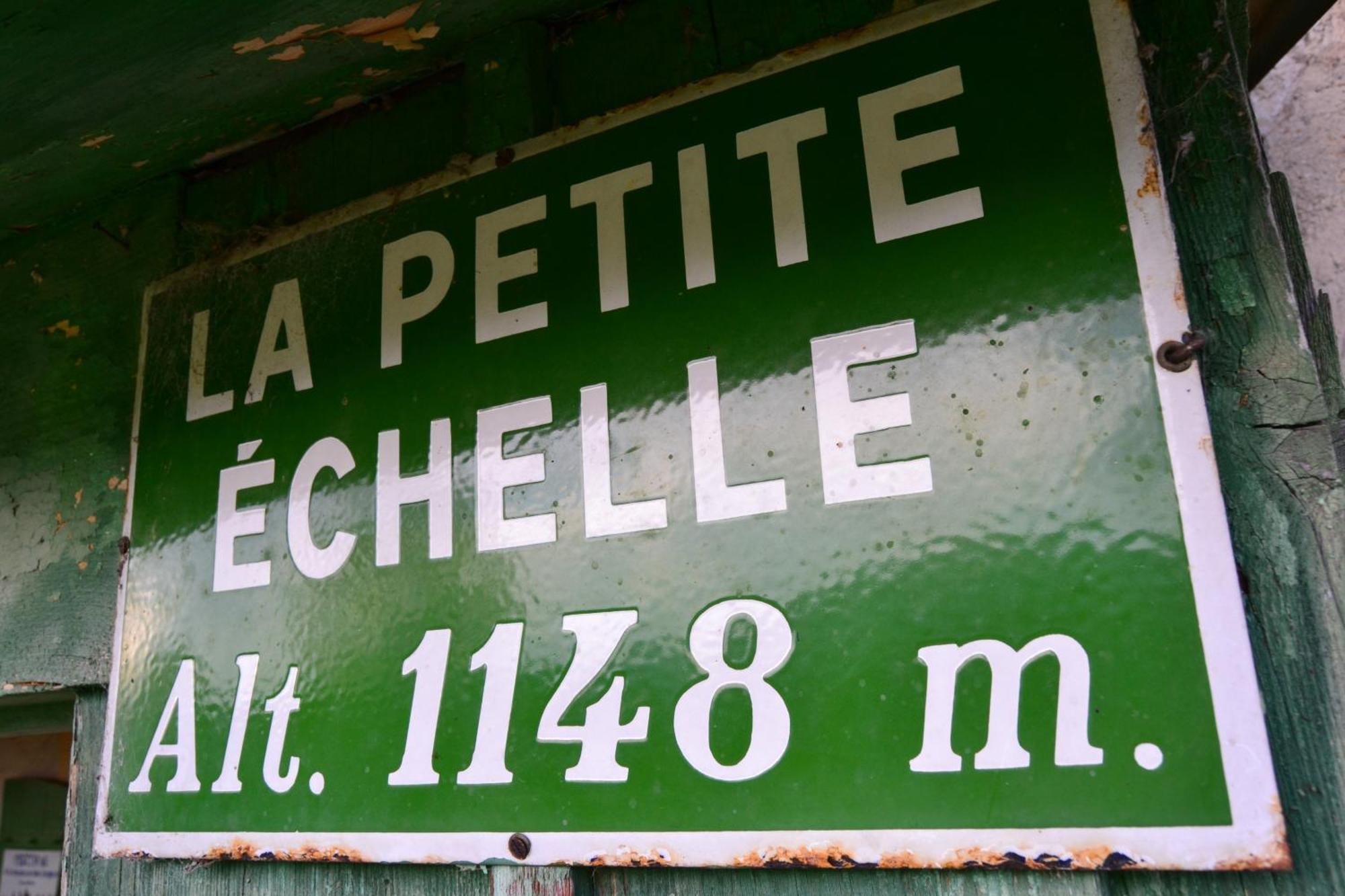 Hotel La Petite Echelle Rochejean Exterior foto